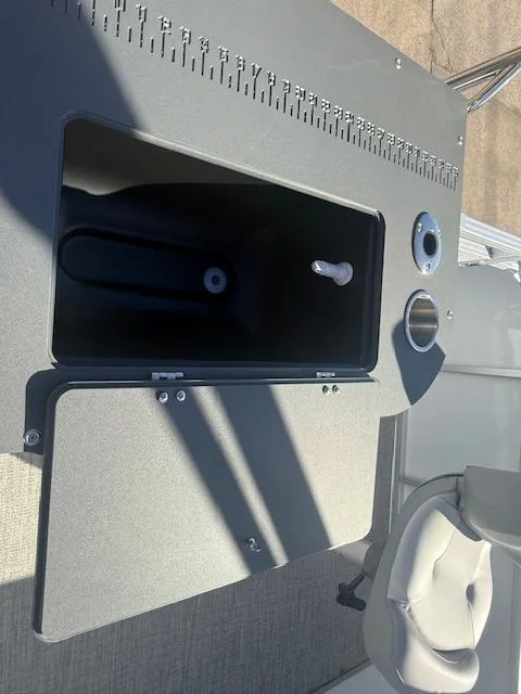 Slide: The Image of Avalon Venture 85 Quad Fish - 21' 2026 - 13