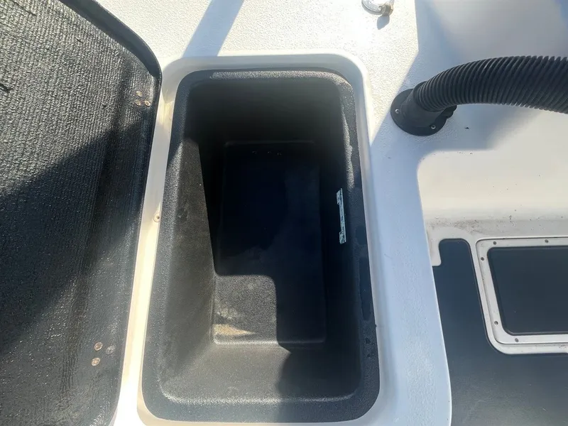 Slide: The Image of Tiburon ZX22 2015 - 21