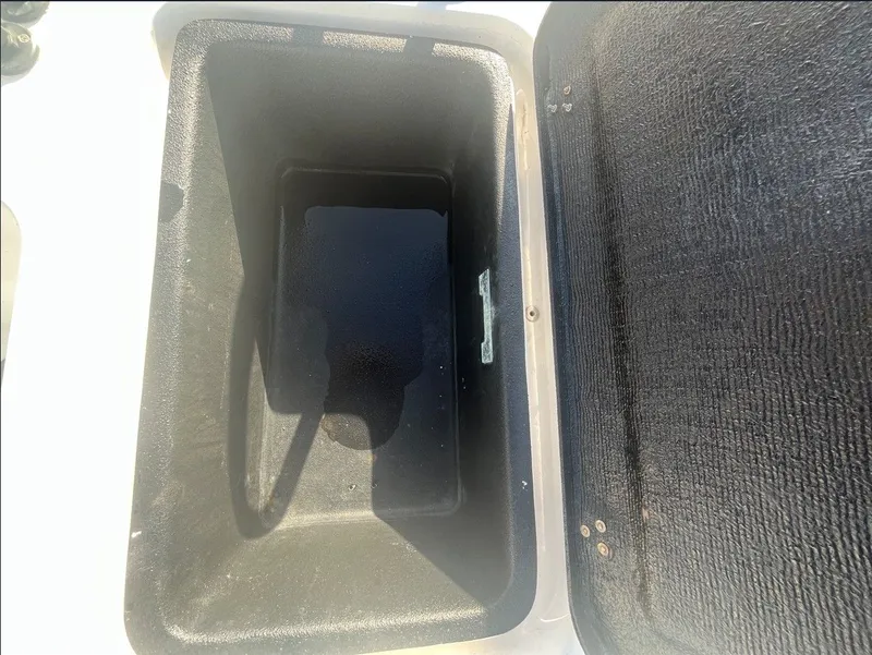 Slide: The Image of Tiburon ZX22 2015 - 22