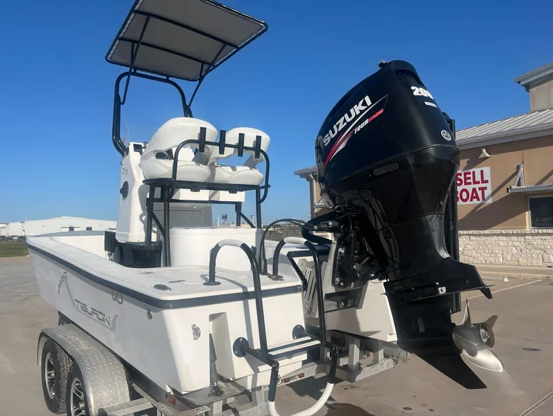 Slide: The Image of Tiburon ZX22 2015 - 9