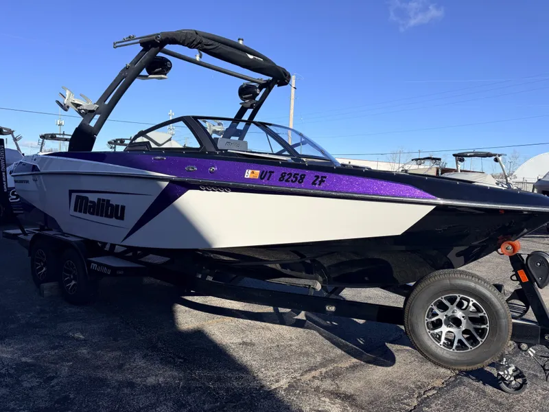 Slide: The Image of Malibu Wakesetter 23 LSV 2020 - 7