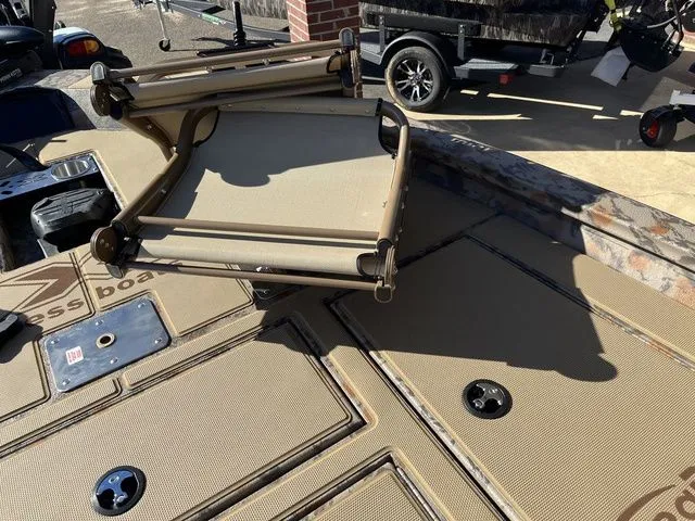 Slide: The Image of Xpress H18C Crappie 2026 - 14