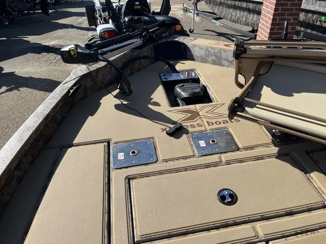 Slide: The Image of Xpress H18C Crappie 2026 - 15