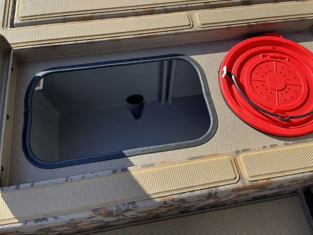 Slide: The Image of Xpress H18C Crappie 2026 - 17