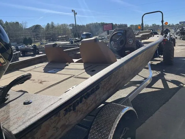 Slide: The Image of Xpress H18C Crappie 2026 - 3