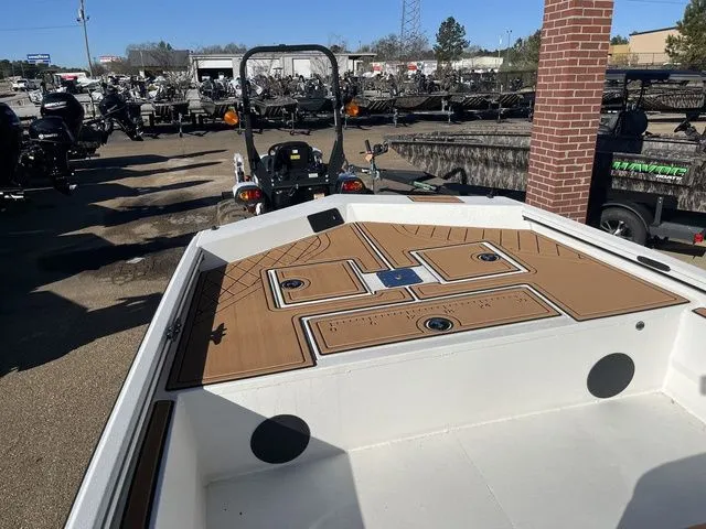 Slide: The Image of Avid 20 Rogue CC 2026 - 24