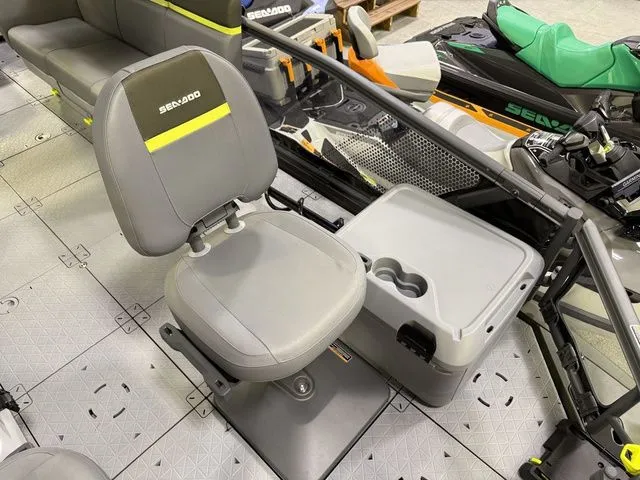 Slide: The Image of Sea-Doo Switch Fish™ 18 - 230 Hp Painted 2026 - 19