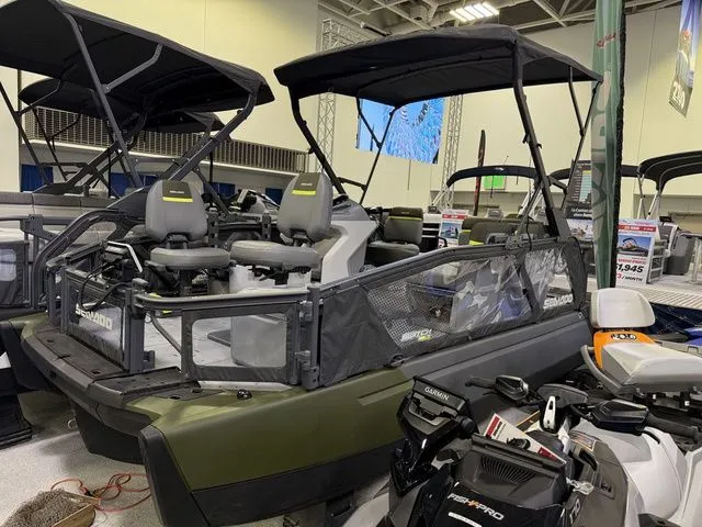 Slide: The Image of Sea-Doo Switch Fish™ 18 - 230 Hp Painted 2026 - 2