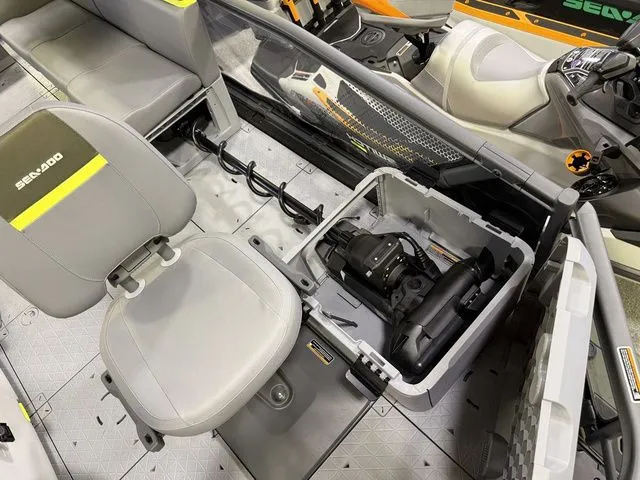 Slide: The Image of Sea-Doo Switch Fish™ 18 - 230 Hp Painted 2026 - 20