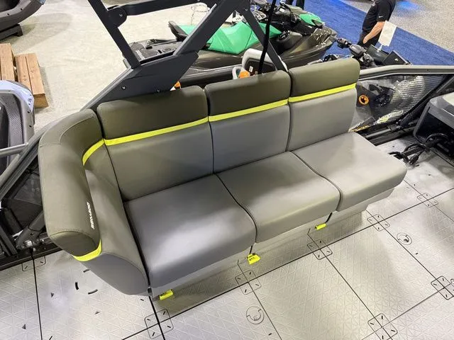 Slide: The Image of Sea-Doo Switch Fish™ 18 - 230 Hp Painted 2026 - 9