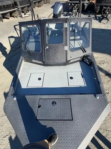 Slide: The Image of SeaArk Dynasty 2.0 - Yamaha 300 2026 - 6