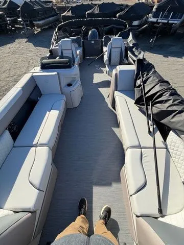 Slide: The Image of Godfrey Sweetwater 2286 SBC - 150 Yamaha 2026 - 4