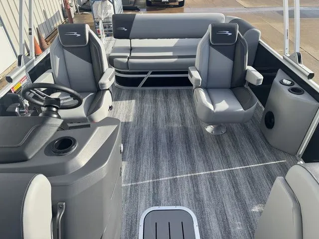 Slide: The Image of Bennington S Swingback 23 SSB 2026 - 10