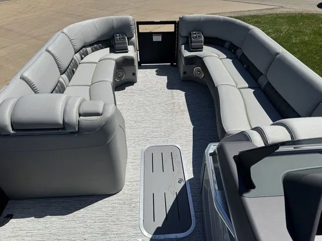 Slide: The Image of Bennington S Swingback 23 SSB 2026 - 15