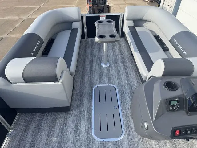 Slide: The Image of Bennington S Swingback 23 SSB 2026 - 16