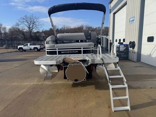 Slide: The Image of Bennington S Swingback 23 SSB 2026 - 4