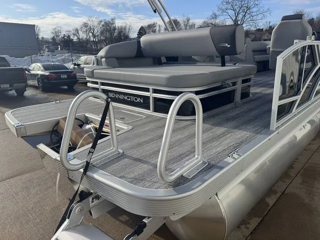 Slide: The Image of Bennington S Swingback 23 SSB 2026 - 6