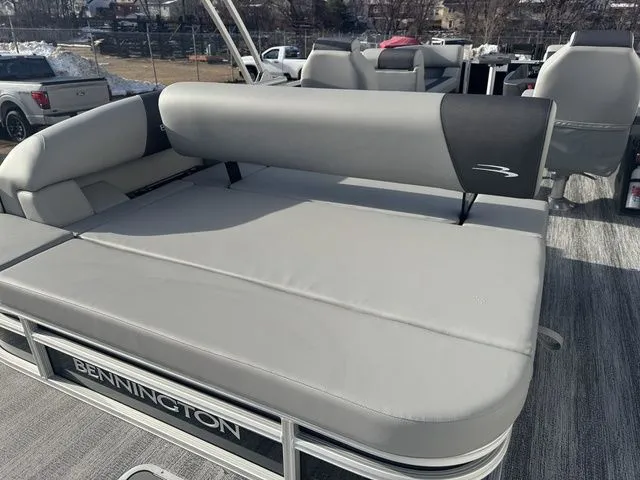 Slide: The Image of Bennington S Swingback 23 SSB 2026 - 7