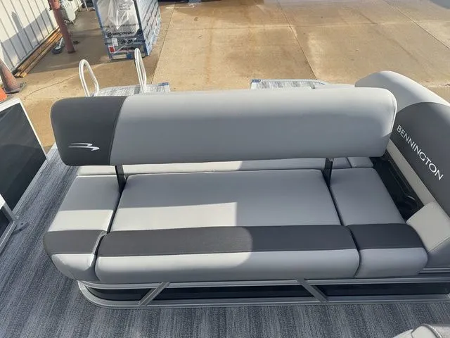 Slide: The Image of Bennington S Swingback 23 SSB 2026 - 8