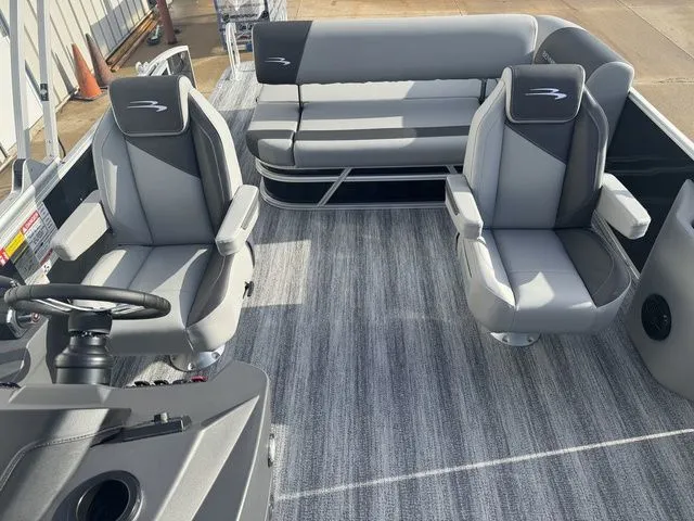 Slide: The Image of Bennington S Swingback 23 SSB 2026 - 9