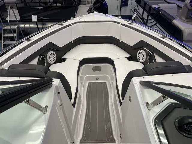 Slide: The Image of Monterey 258SS Super Sport 2026 - 3