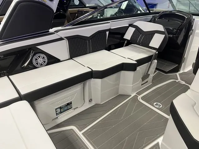 Slide: The Image of Monterey 258SS Super Sport 2026 - 4