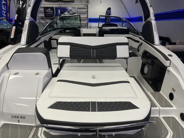 Slide: The Image of Monterey 258SS Super Sport 2026 - 5