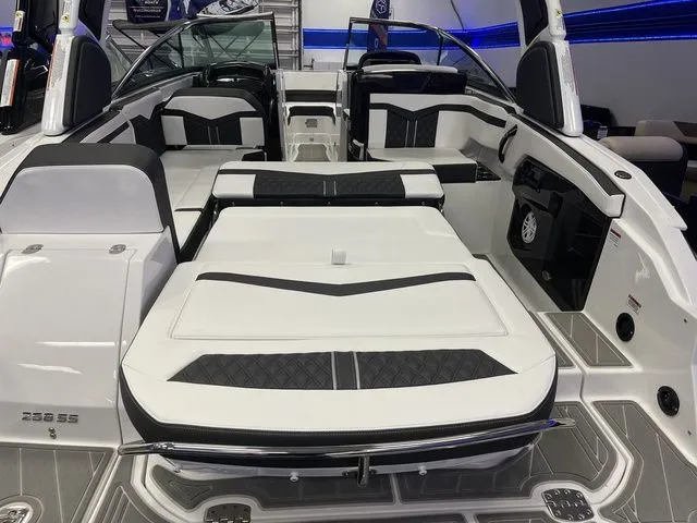 Slide: The Image of Monterey 258SS Super Sport 2026 - 8