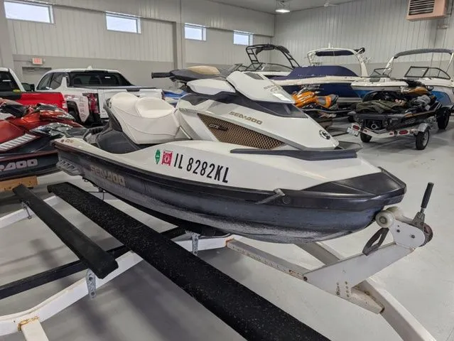 Slide: The Image of Sea-Doo 18BA - GTX Limited iS 260 2011 - 3