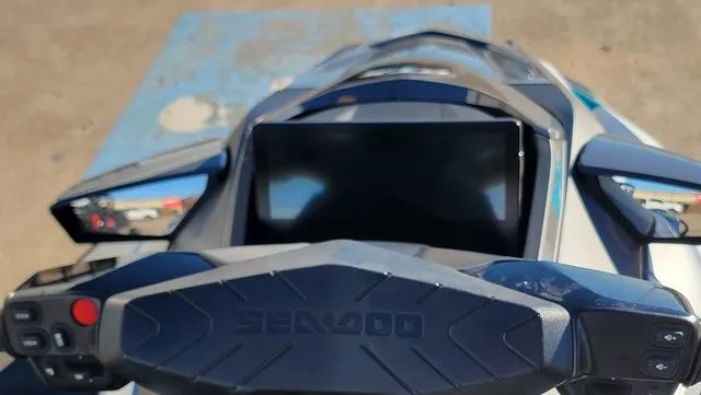 Slide: The Image of Sea-Doo GTX Limited 325 2026 - 17