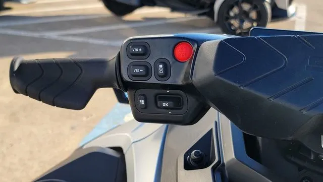 Slide: The Image of Sea-Doo GTX Limited 325 2026 - 19