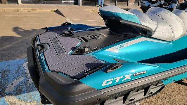 Slide: The Image of Sea-Doo GTX Limited 325 2026 - 24