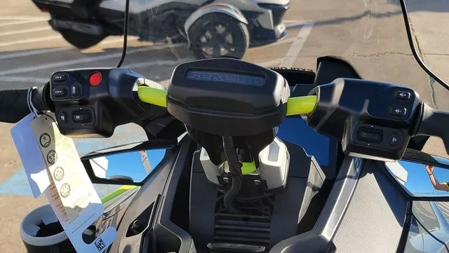 Slide: The Image of Sea-Doo Explorer Pro 2026 - 18