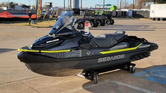Slide: The Image of Sea-Doo Explorer Pro 2026 - 9