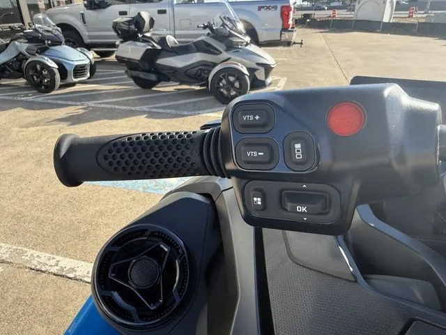 Slide: The Image of Sea-Doo RXT-X 2026 - 16