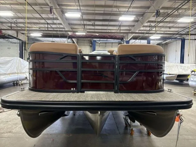 Slide: The Image of Bennington S Swingback 22 SSB 2026 - 3