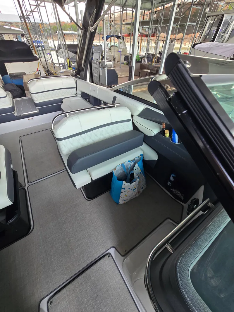 Slide: The Image of Regal 2800 Bowrider 2021 - 21