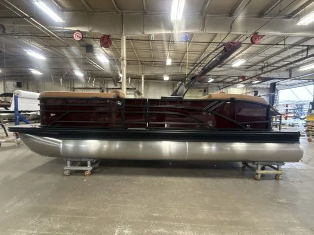 Slide: The Image of Bennington S Swingback 22 SSB 2026 - 5