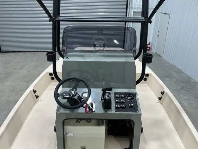 Slide: The Image of Freedom Boats 19' Patriot 2026 - 11