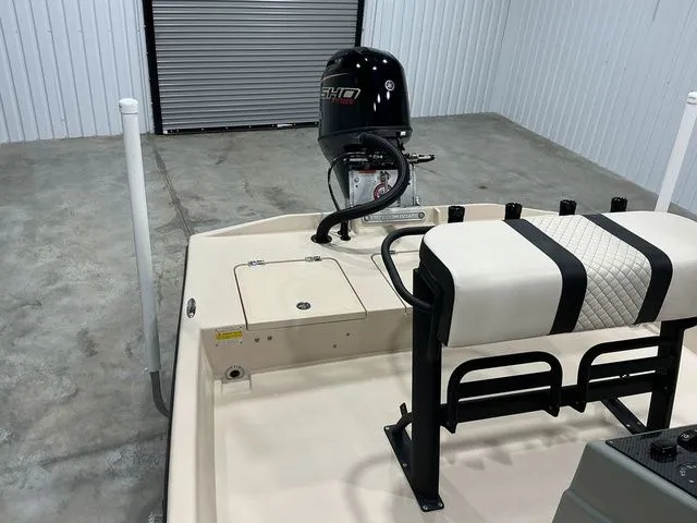 Slide: The Image of Freedom Boats 19' Patriot 2026 - 16