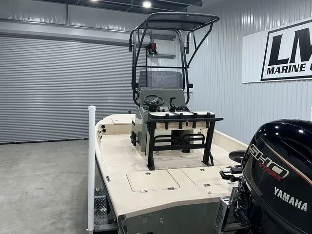 Slide: The Image of Freedom Boats 19' Patriot 2026 - 19