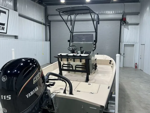 Slide: The Image of Freedom Boats 19' Patriot 2026 - 20