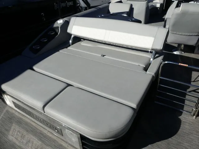 Slide: The Image of Bennington 24 LSB 2022 - 6