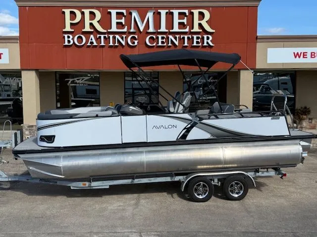 The Image of Avalon LSZ Versatile Rear Bench - 23' 2025 - 1