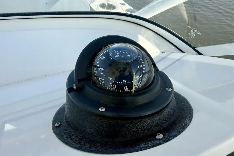 Slide: The Image of 2018 Edgewater 248 CX - 10