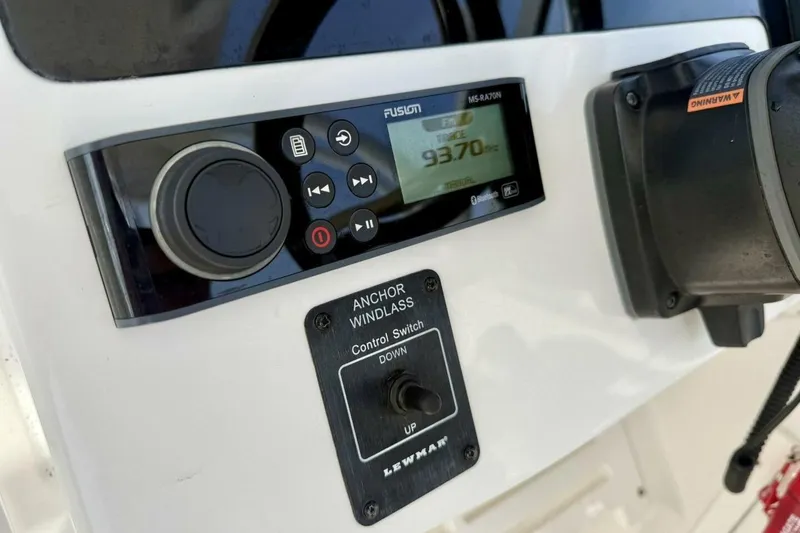 Slide: The Image of 2018 Edgewater 248 CX - 11