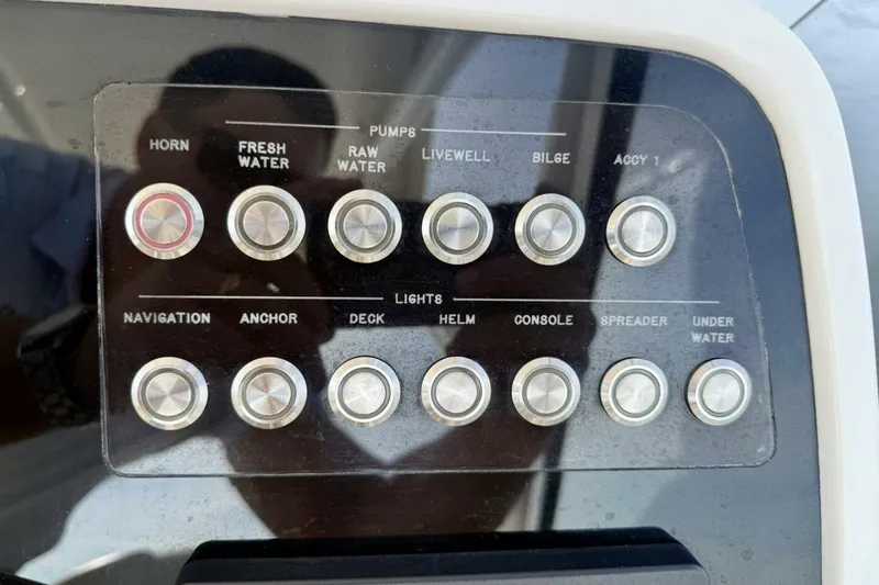 Slide: The Image of 2018 Edgewater 248 CX - 13