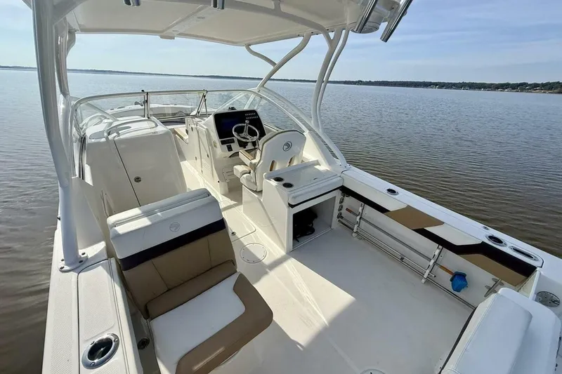 Slide: The Image of 2018 Edgewater 248 CX - 20