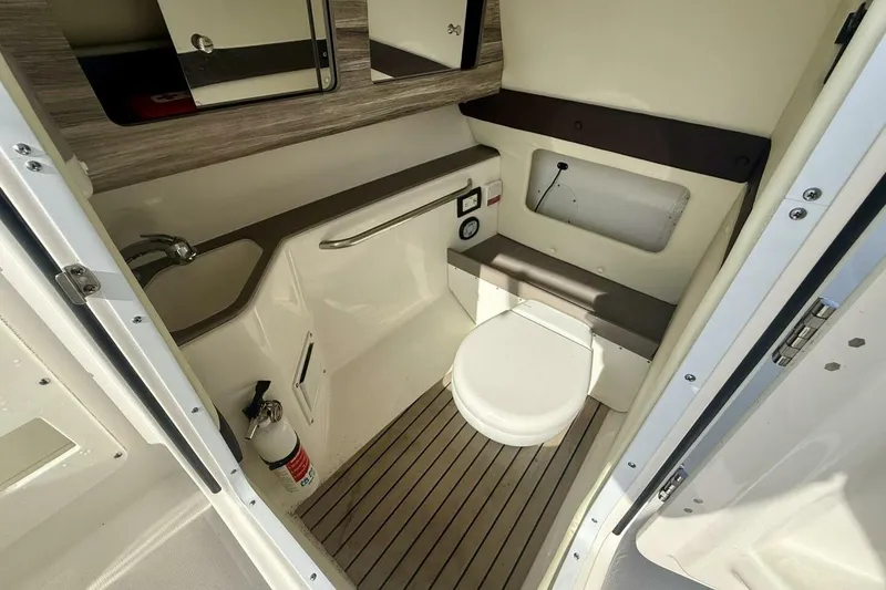 Slide: The Image of 2018 Edgewater 248 CX - 24