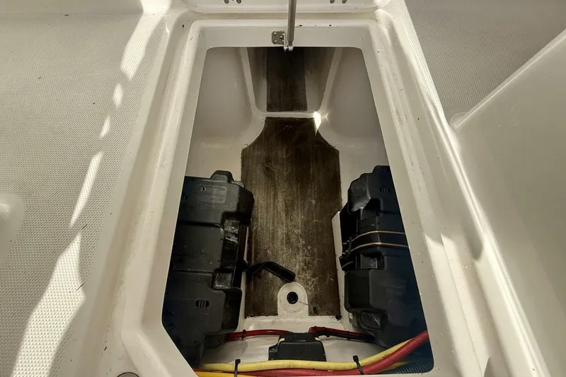 Slide: The Image of 2018 Edgewater 248 CX - 38